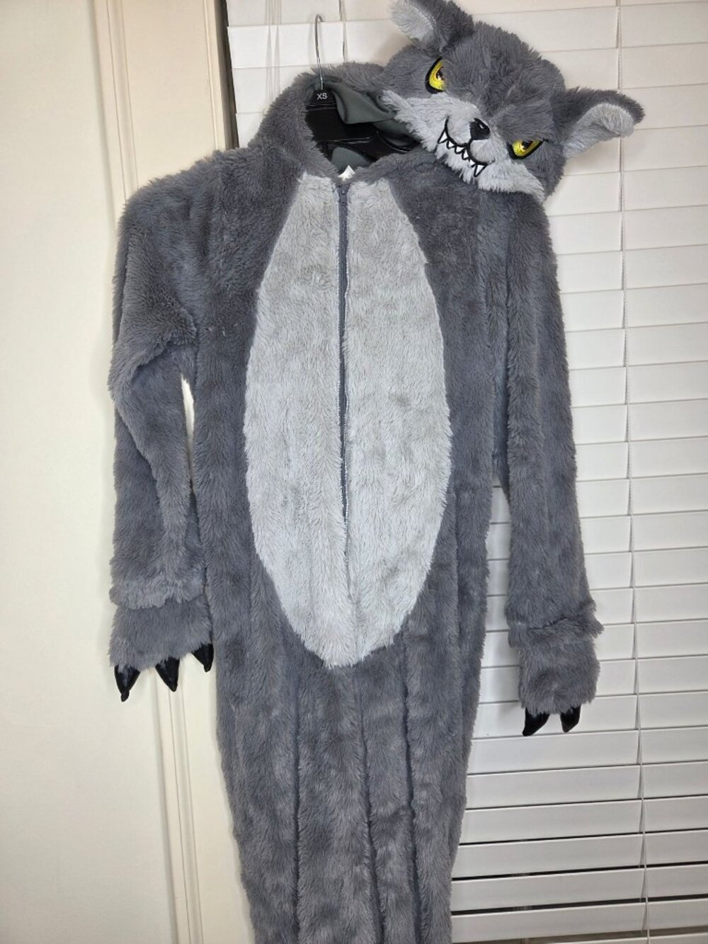Kids Gray Wolf Costume Pajamas Hood Tail Halloween L Plush one piece